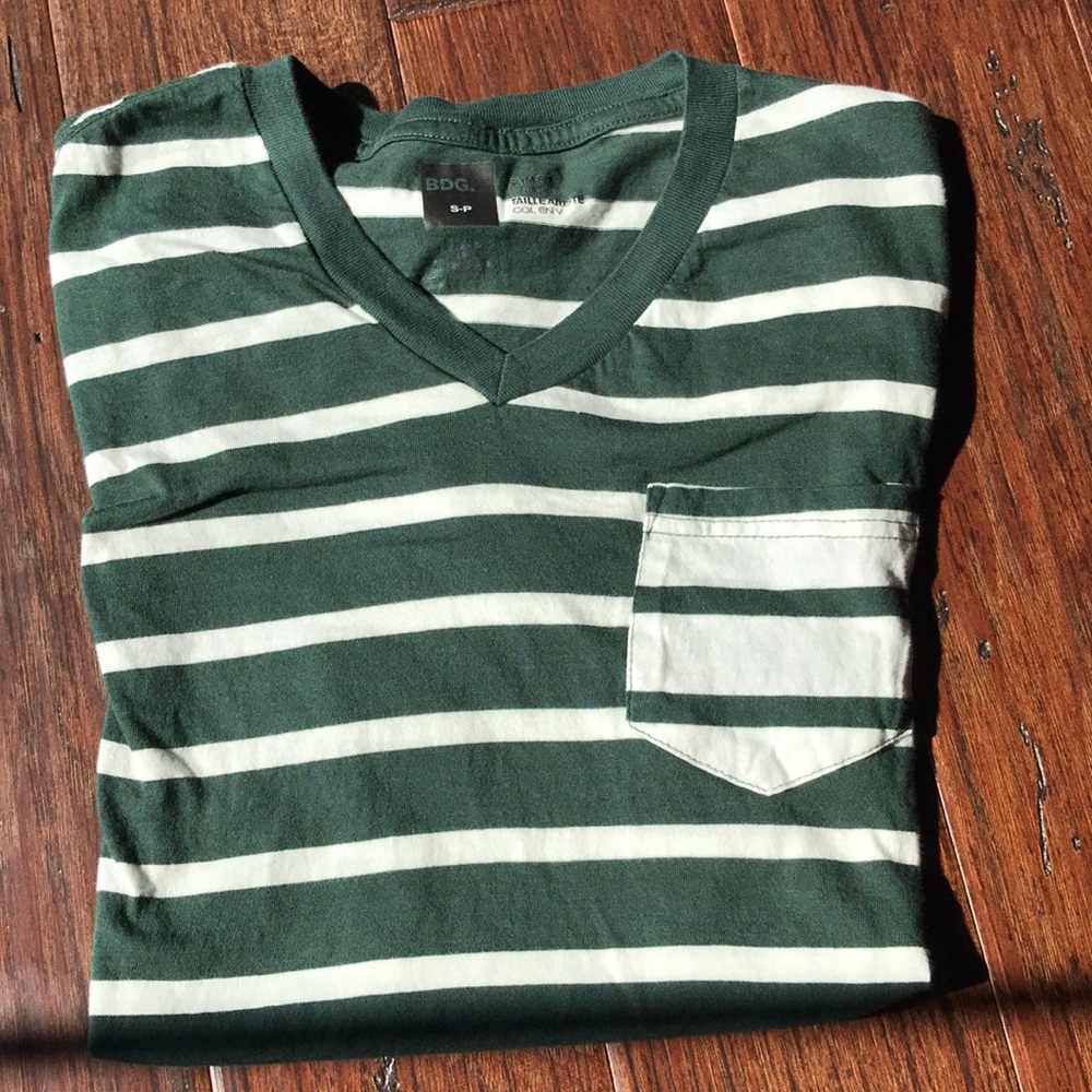 BDG striped v small